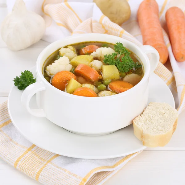 Vegetable soup with vegetables in cup healthy eating — Stock Photo, Image