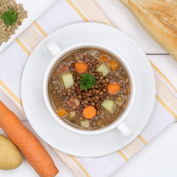 Linzensoep stoofpot met linzen in kom above gezond eten — Stockfoto