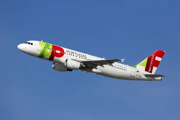 TAP Portugal Airbus A320 avión —  Fotos de Stock
