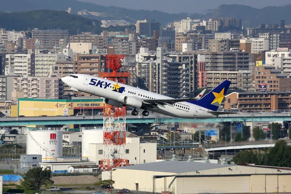 Skymark Airlines Boeing 737-800 airplane — Stock Photo, Image