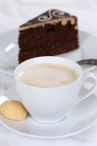 Gorąca kawa i ciastko czekolada deser tarta — Zdjęcie stockowe