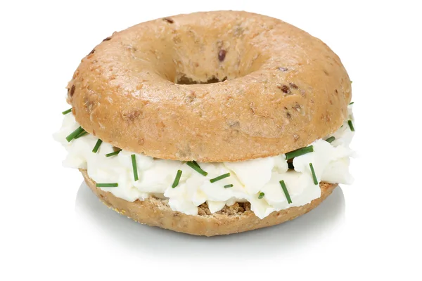 Bagel sandwich with cream cheese isolated — Stock Photo, Image