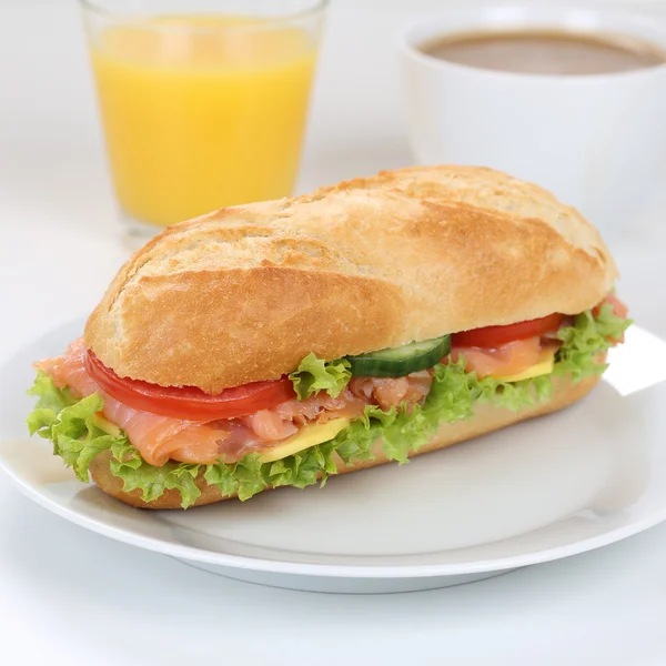 Healthy eating sub sandwich baguette for breakfast with salmon f — Stock Photo, Image