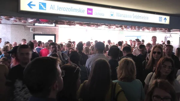 POLAND, WARsaw - 1 Ağustos 2019: Polonya Saati W