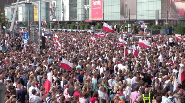 POLAND, WARsaw - 1 Ağustos 2019: Polonya Saati W