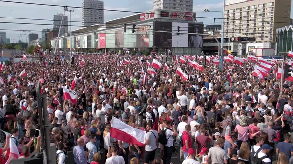 POLAND, WARsaw - 1 Ağustos 2019: Polonya Saati W