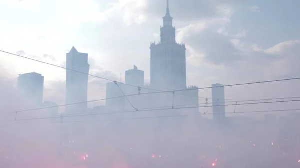 POLAND, WARsaw - 1 Ağustos 2019: Polonya Saati W