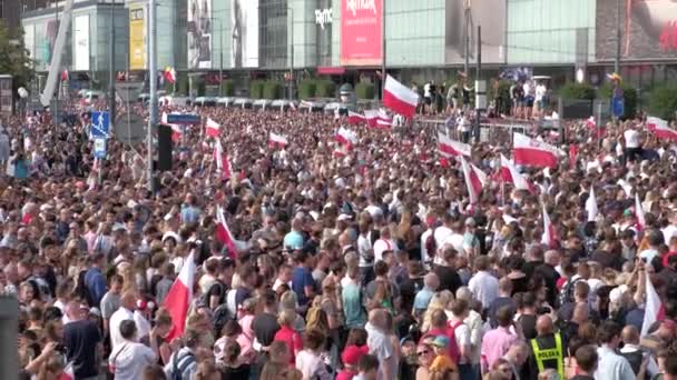 POLÓNIA, GARANTIA - 1 de agosto de 2019: hora polonesa W — Vídeo de Stock
