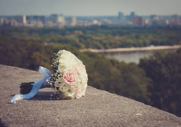 Нежный Романтический Букет Невесты Розовых Белых Роз Крупным Планом — стоковое фото