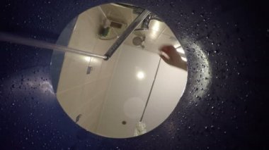 El izin su akışı kova Bataryası dokunun. 4k