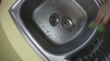 sünger yıkama lavabo ile ver. 4k