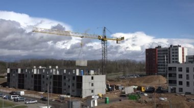 Vinç kaldırma bloğu. Düz ev daire şantiye İnşaat