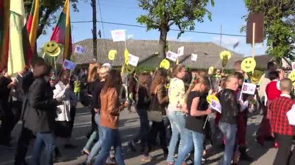 Citizens take part in city anniversary parade. 4K — Stock Video