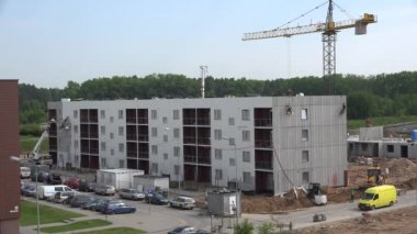 düz ev şantiyede vasıflı işçiler. 4k