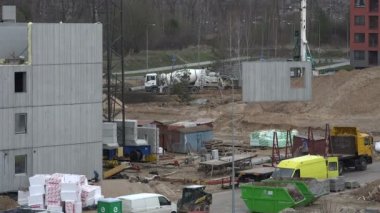 Vinç asansör beton blok çerçeve. Şantiye. 4k