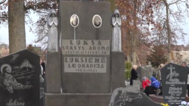 Mezarlık Kilisesi, bellek, ölmüş kişilerden yakınındaki. Panorama. 4k