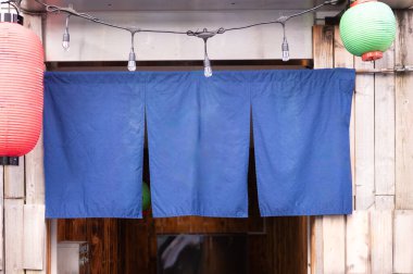 Tokyo, Japonya - 15 Ekim 2023: Geri dönüştürülebilir ve atık toplama noktası