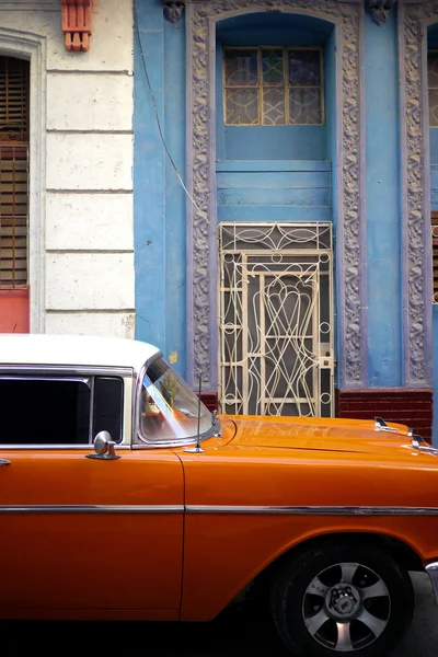 Backstreet Habana Cuba Con Coche Viejo —  Fotos de Stock