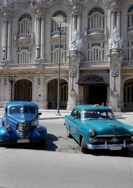 Havana Küba Eski Arabalar Klasik Mimari — Stok fotoğraf