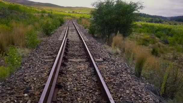 空旷地带的铁路线 — 图库视频影像