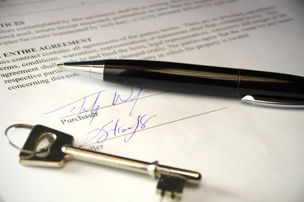 Residential purchase agreement — Stock Photo, Image
