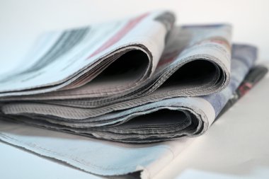Gazeteler yığını