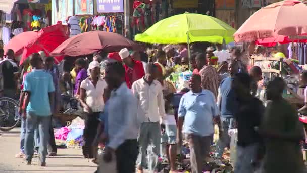 Upptagen afro street i centrala dar es salaam — Stockvideo