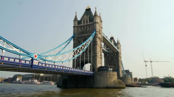런던, 영국에서에서 타워 대교 — 비디오