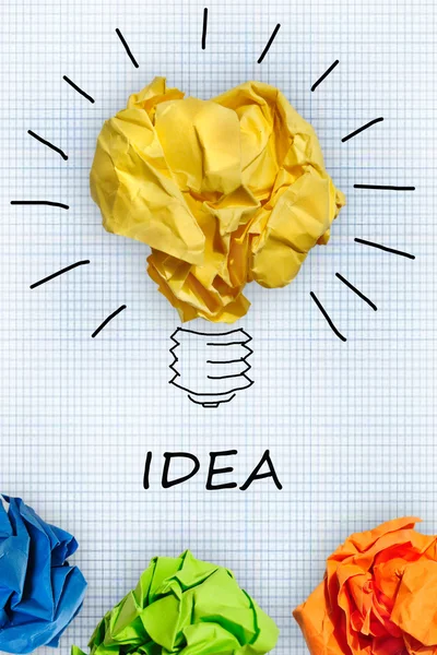 Δημιουργική ιδέα.Έννοια της ιδέας και της καινοτομίας με μπάλα από χαρτί — Φωτογραφία Αρχείου