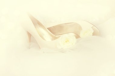 Özel bir olay ya da düğün için beyaz ayakkabı