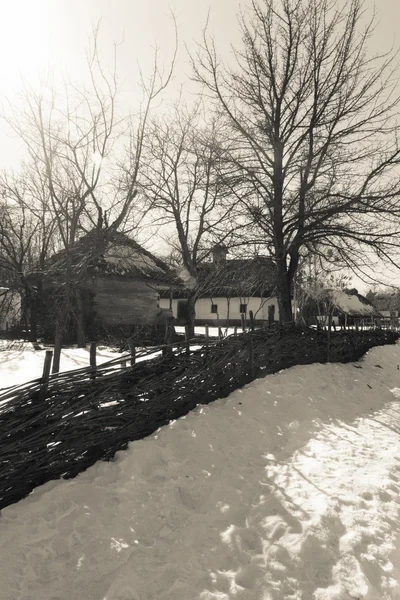 Foto des alten Hauses im Dorf — Stockfoto