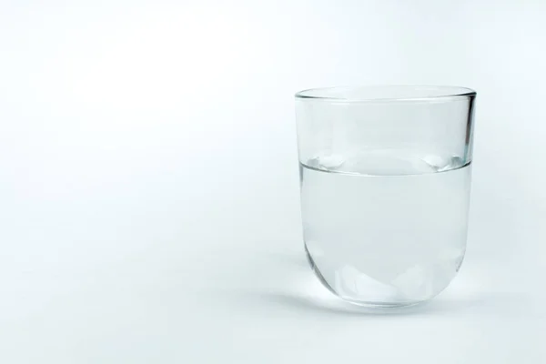 Vaso Agua Limpia Aislado Blanco — Foto de Stock