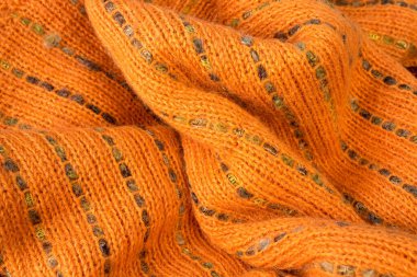 Yünlü yün kazaklar. Bir demet örülmüş kış, sonbahar giysileri, kazaklar, örgü giysileri, metin için yer.