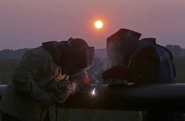 Welding works on gas pipeline construction — Stock Photo, Image