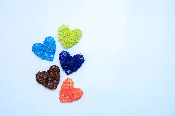 Χρωματιστές Καρδιές Μπλε Φόντο Καρδιές Φτιαγμένες Από Μπαστούνι Διακοπές Του — Φωτογραφία Αρχείου