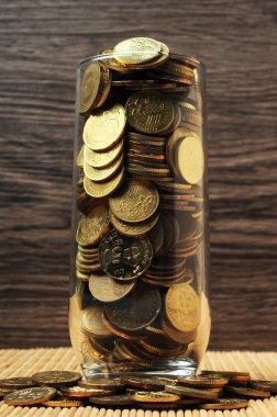 Aşırı paralar cam