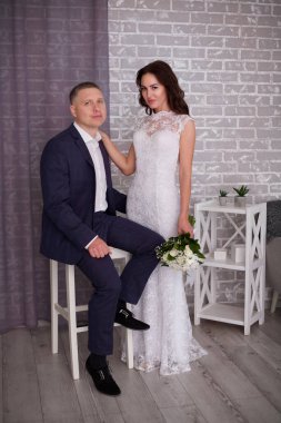 Güzel damat ve sürükleniyor düğün gününde