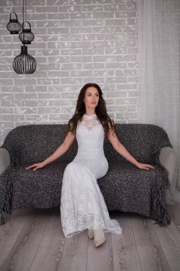 Güzel damat ve sürükleniyor düğün gününde