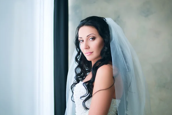 Bride posing in studio — Stock Photo, Image