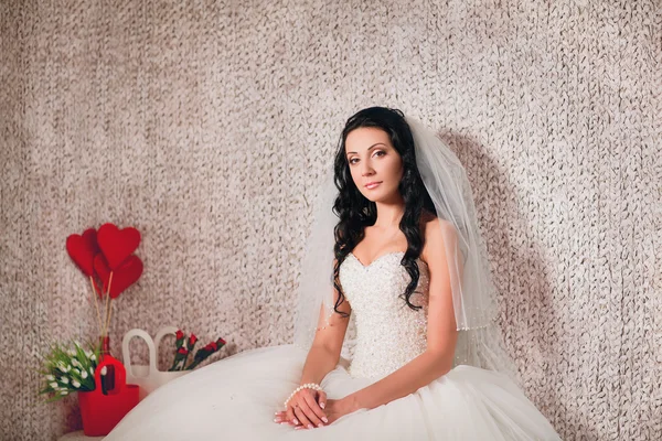 Bride posing in studio — Stock Photo, Image