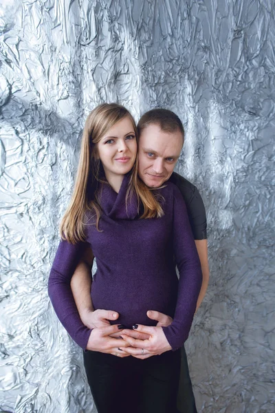 Pregnant woman with her husband — Stock Photo, Image