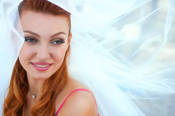Bride in veil close up outside — Stock Photo, Image