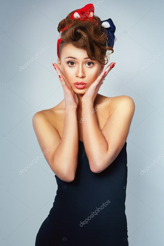 porno-foto-krasivih-devushek-v-stile-pin-ap-konchayut-muzhiku