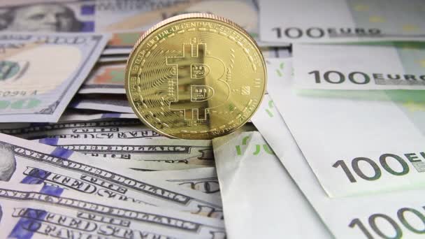 Bitcoin, dolar, euro, cryptocurrency close-up — Stok Video