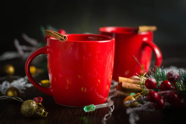 Köstlicher Glühwein Alkoholisches Warmes Getränk Mit Zimt Roten Tassen Konzept — Stockfoto