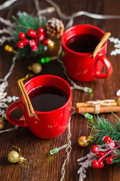 Leckerer Glühwein Mit Zimt Roten Tassen Konzept Wartet Auf Weihnachten — Stockfoto