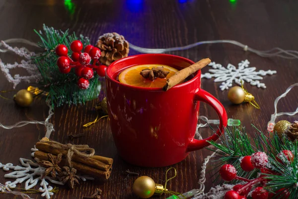 Köstlich Warmer Glühwein Mit Zimt Sternanis Und Orange Einer Roten — Stockfoto