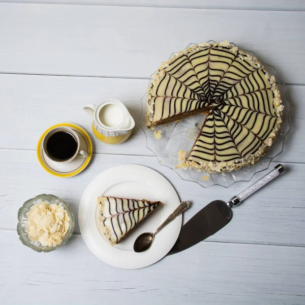 Gourmet Kage Med Chokolade Fløde Mandler Kop Espresso Mælk Lys - Stock-foto