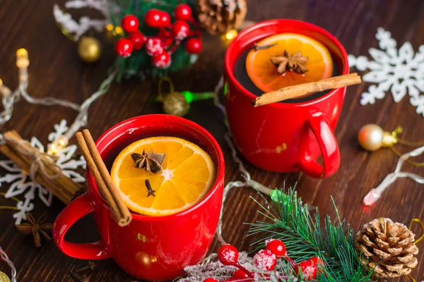 Aromatischer Heißer Und Köstlicher Glühwein Mit Orange Zimt Sternanis Und — Stockfoto