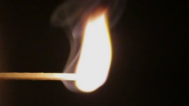 Yavaş yanan maç alev